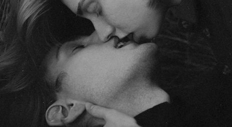 Erotisk novelle to lepper som kysser