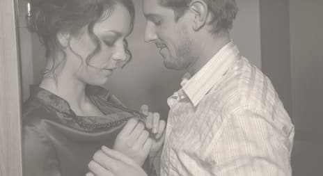 erotisk novelle to par tett inntil hverandre