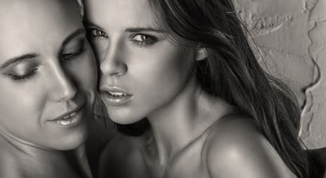 erotiske noveller: to jenter koser