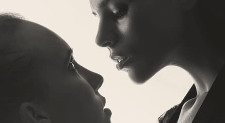 erotiske noveller-to-jenter-ansikt-intimt