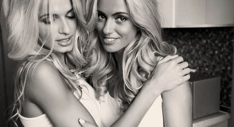 erotiske noveller: to jenter i sexy undertøy